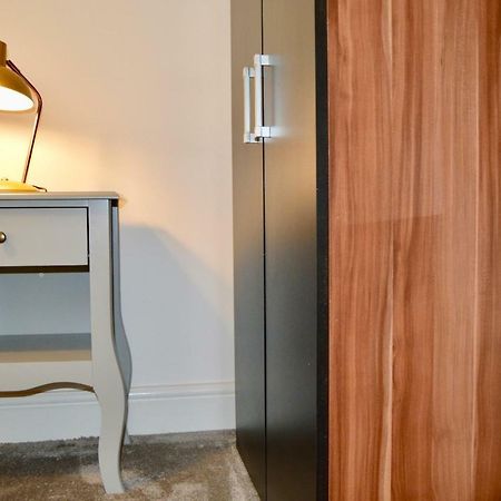 Qh31 - City Centre Location With 2 Double Bedrooms Sleeping Up To 4 People - Spacious Work Or Leisure Apartment Шеффілд Екстер'єр фото