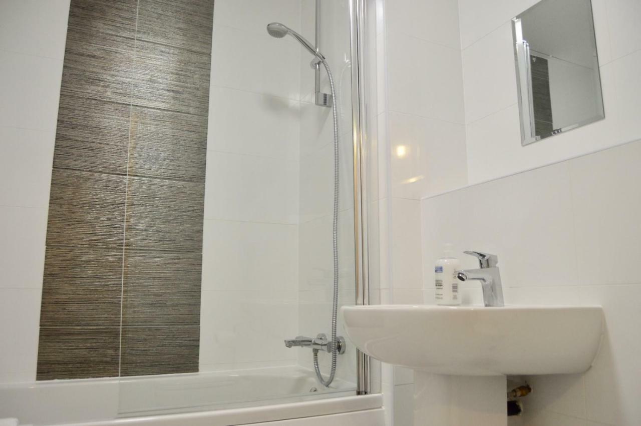 Qh31 - City Centre Location With 2 Double Bedrooms Sleeping Up To 4 People - Spacious Work Or Leisure Apartment Шеффілд Екстер'єр фото