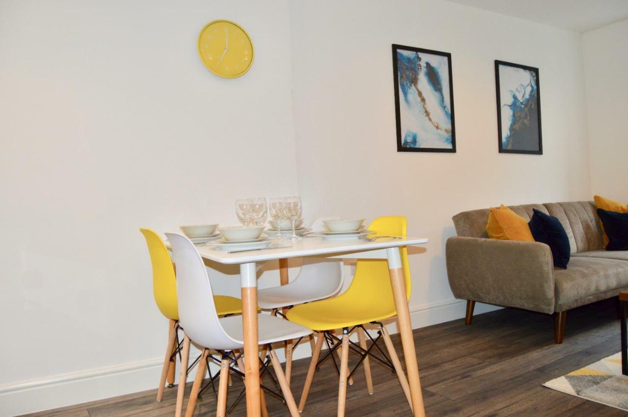 Qh31 - City Centre Location With 2 Double Bedrooms Sleeping Up To 4 People - Spacious Work Or Leisure Apartment Шеффілд Екстер'єр фото