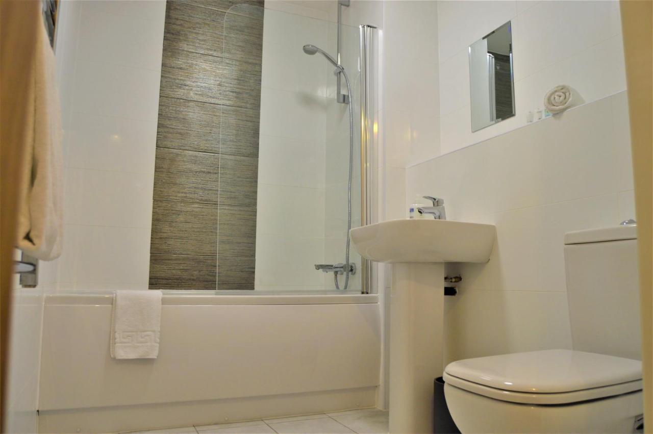 Qh31 - City Centre Location With 2 Double Bedrooms Sleeping Up To 4 People - Spacious Work Or Leisure Apartment Шеффілд Екстер'єр фото